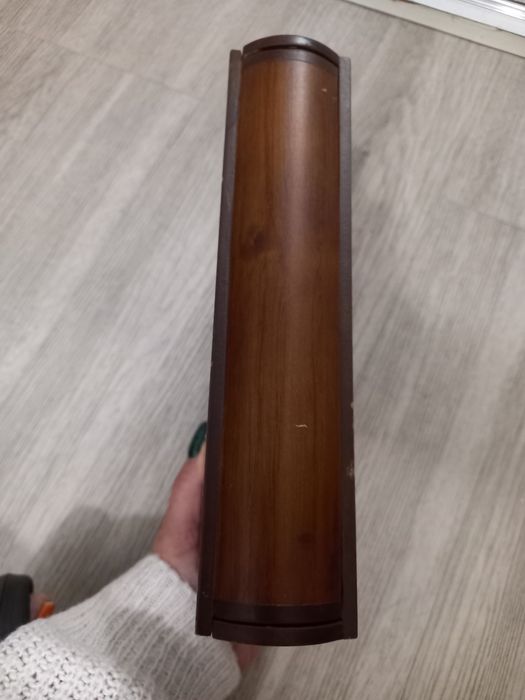 Album na zdjęcia w formie drewnianej księgi skrzynki