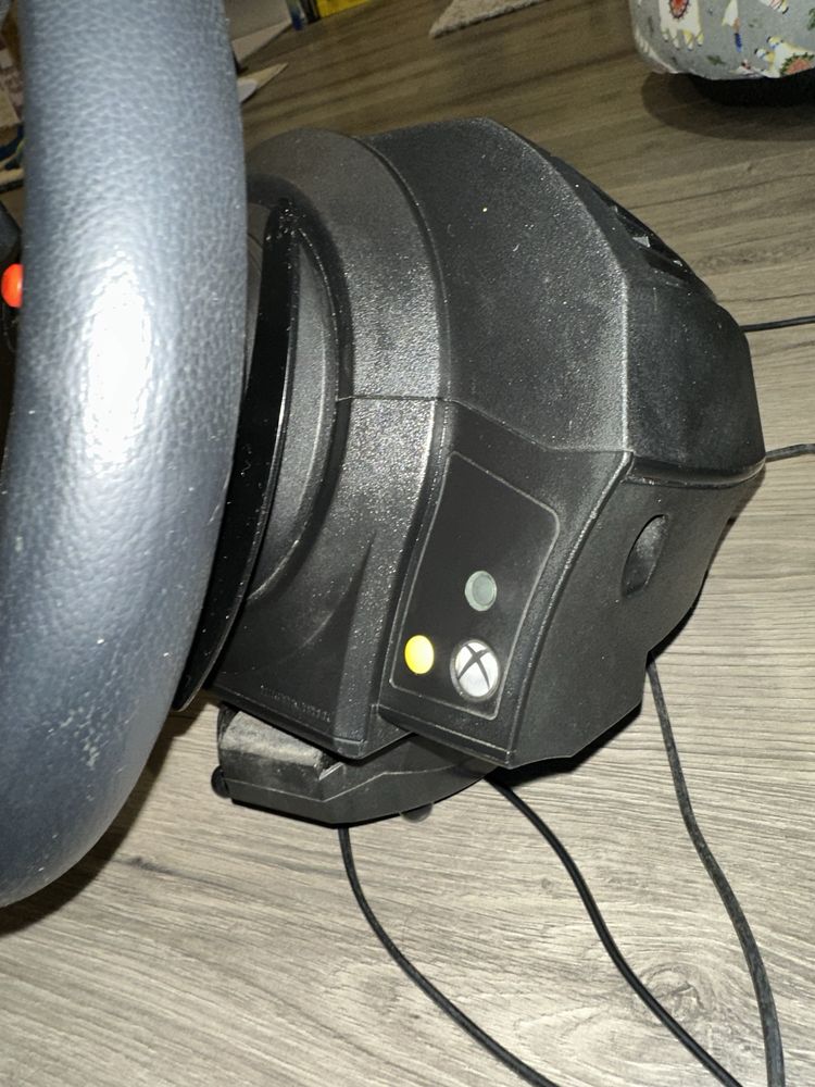 Pedais T-LCM + volante Thrustmaster TX leather edition (gama T300)