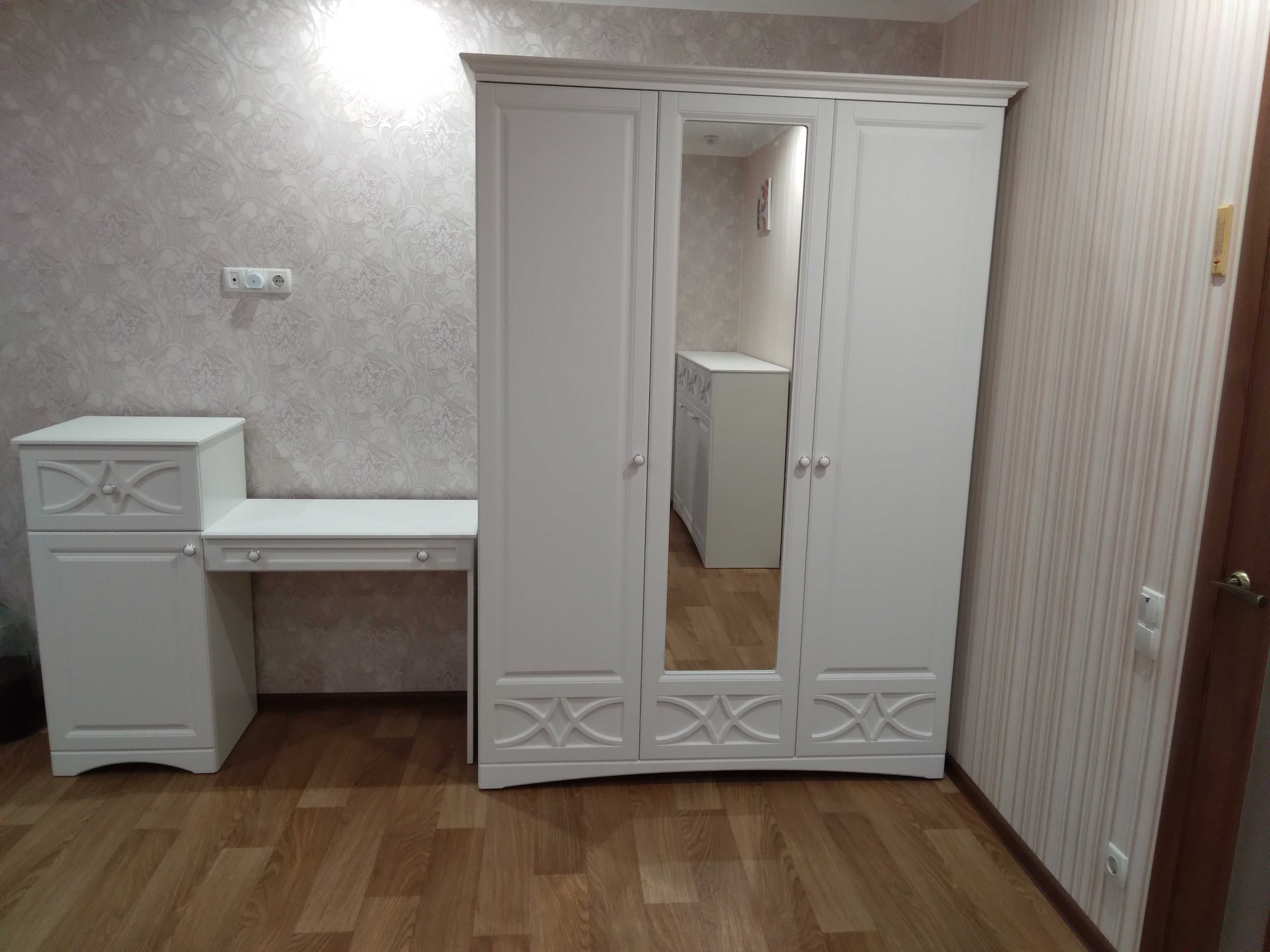 Разборка сборка мебели: Собрать:шкаф, кровать,стол стенку.  Мебельщик.