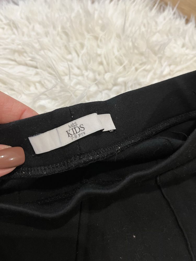 Czarne legginsy 122/128 Marks & Spencer