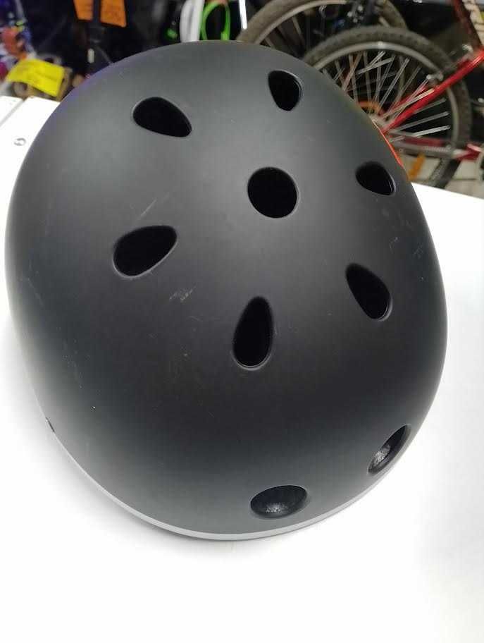 Kask rowerowy, na łyżworolki, deskorolkę F501 rozmiar S 53-55cm