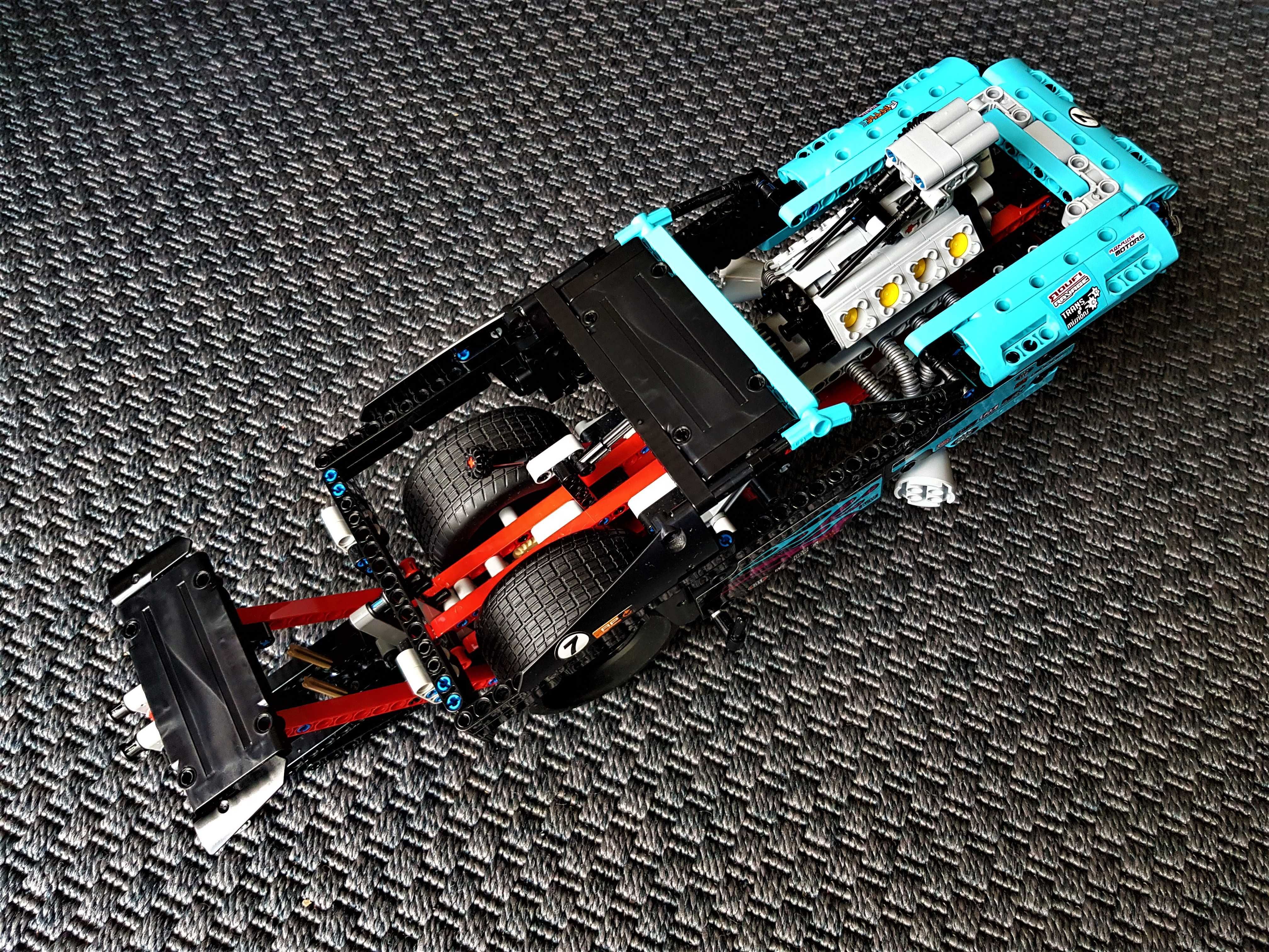 LEGO® Technic 42050: Drag Racer