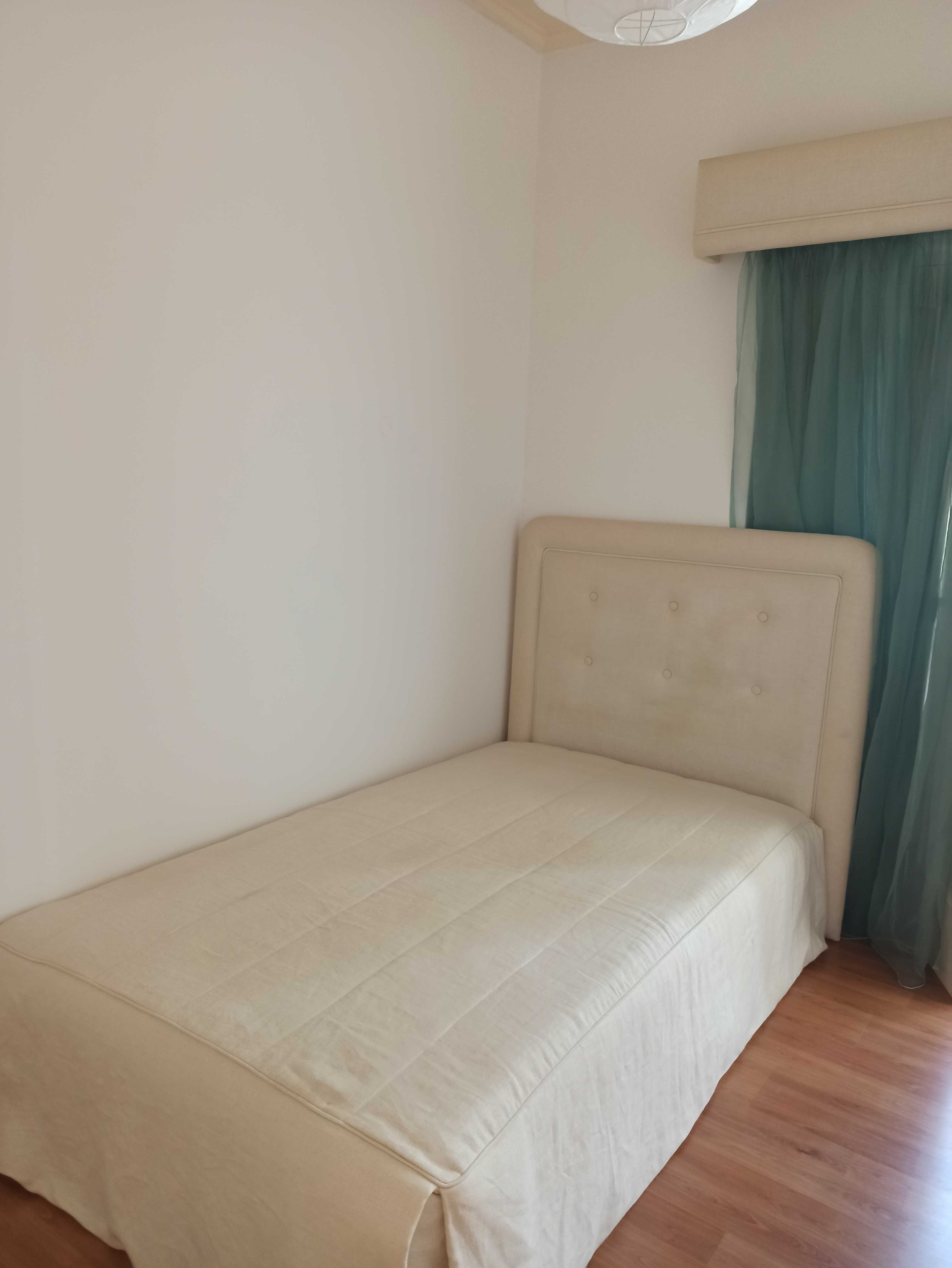 Cabeceira de cama (corpo e meio)