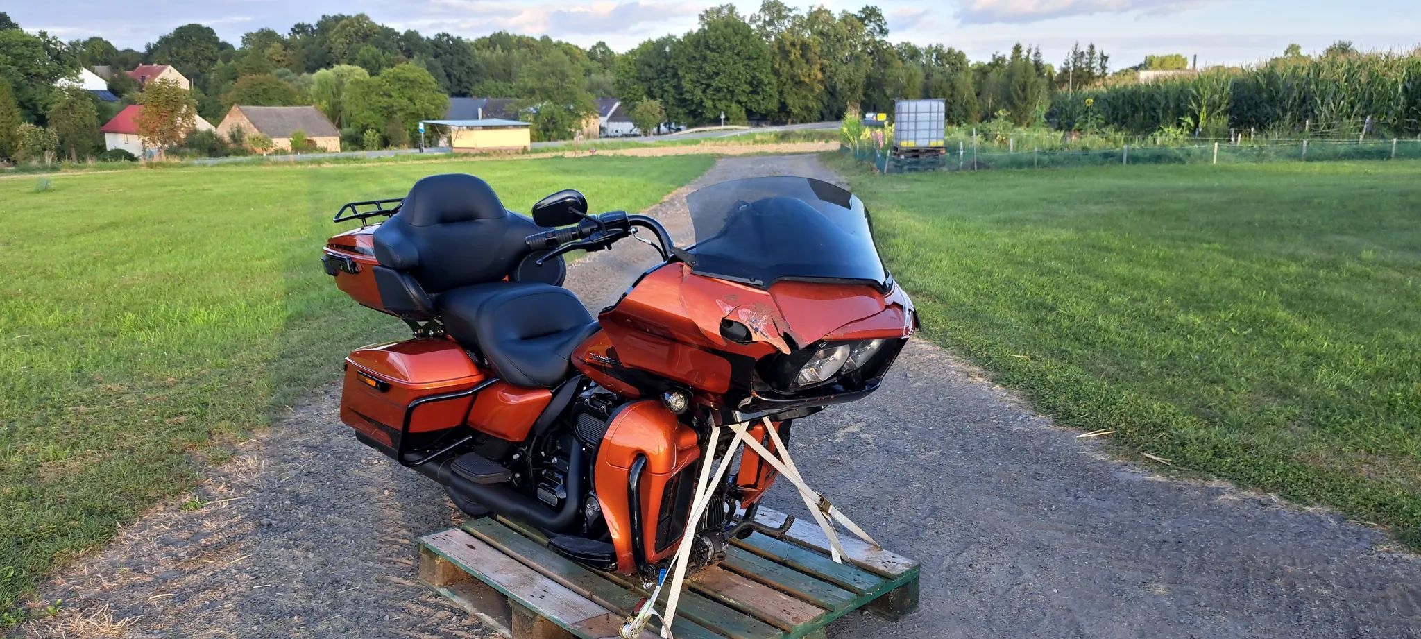 Harley-Davidson Touring Road Glide Dr. Jekill & Mr. Hyde, Limited