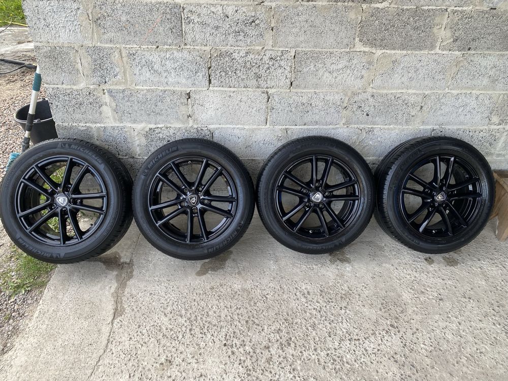 Продам диски 5.120 R16 з літньою ризиною 205/55R16