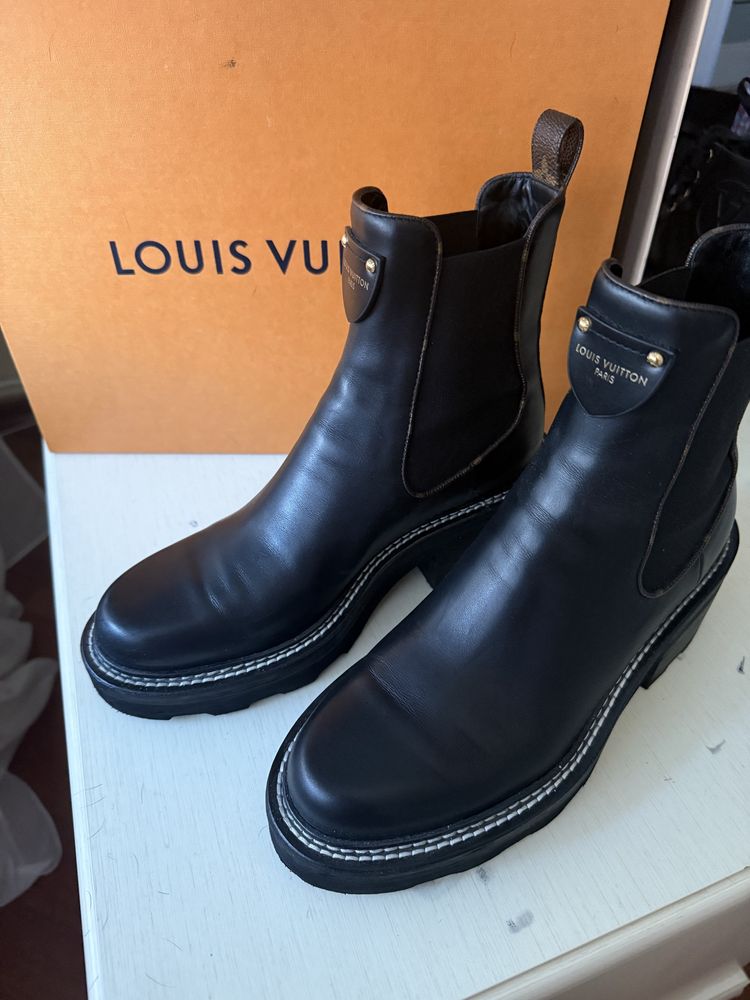 Louis Vuitton на 38 разм. Оригинал. Состояние новых.