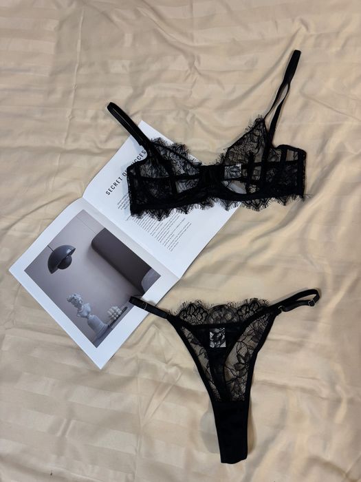 Дуже красивий мереживний комплект білизни