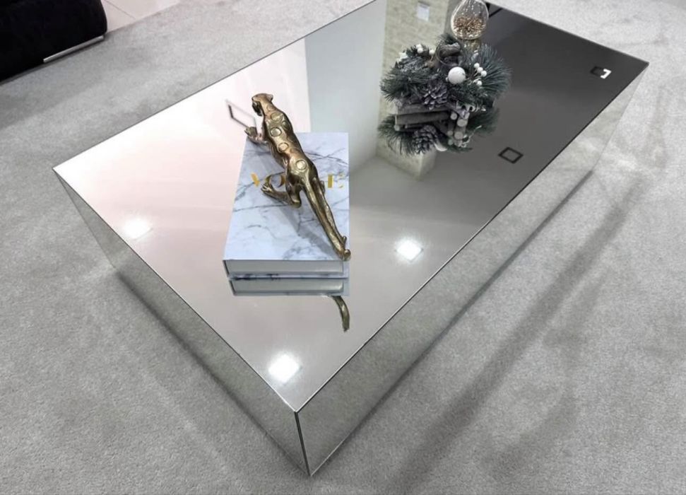 Mesa de centro espelhada - como nova