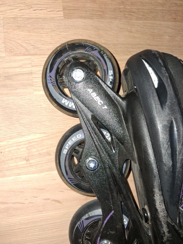 Rolki regulowane prawie nowe 33-37