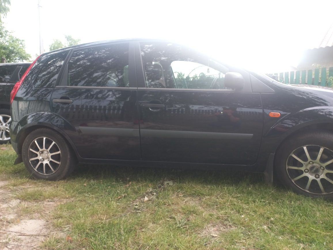 Продам вдасне авто
