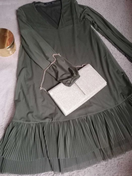 Piękna sukienka tiul, plis marki Mohito rozm.XL