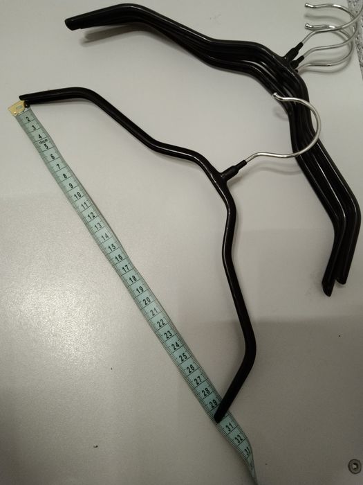 Вішалки для одягу плечики