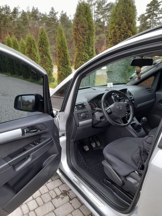 Opel  Zafira b 1.7 2010