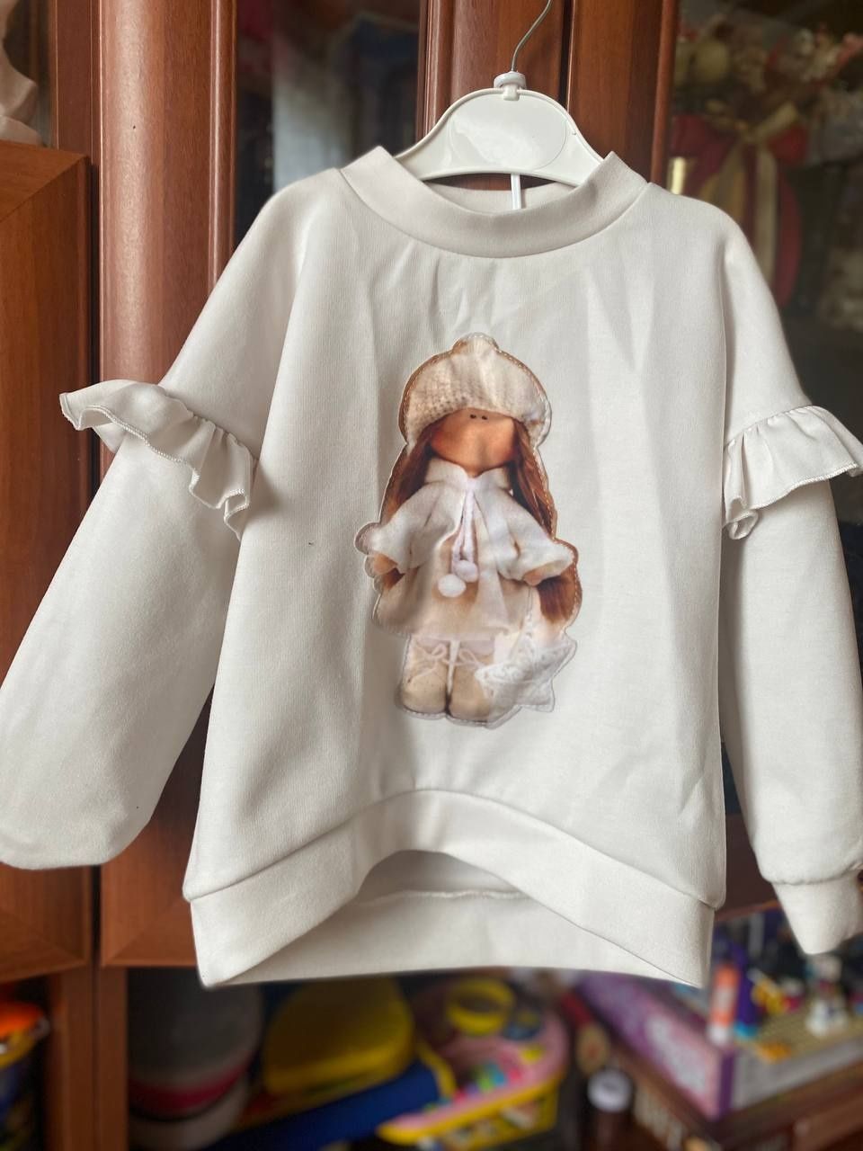 Дитячий светр для дівчинки