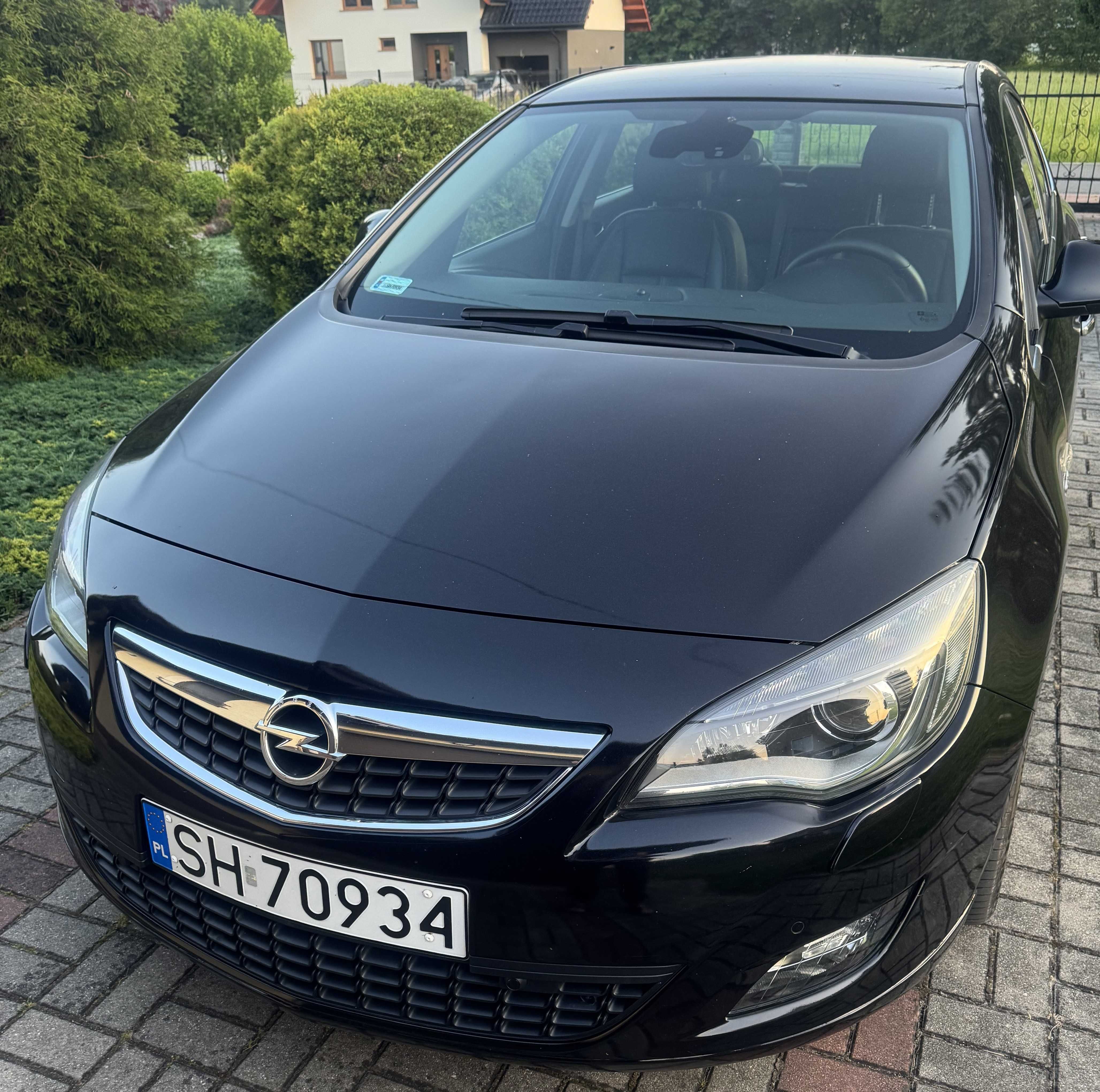 Opel Astra J z pakietem OPC line