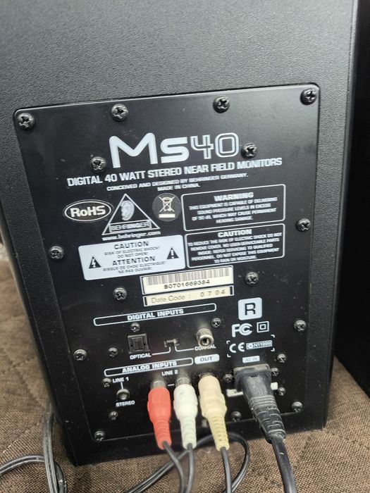 Monitory studyjne Behringer MS 40