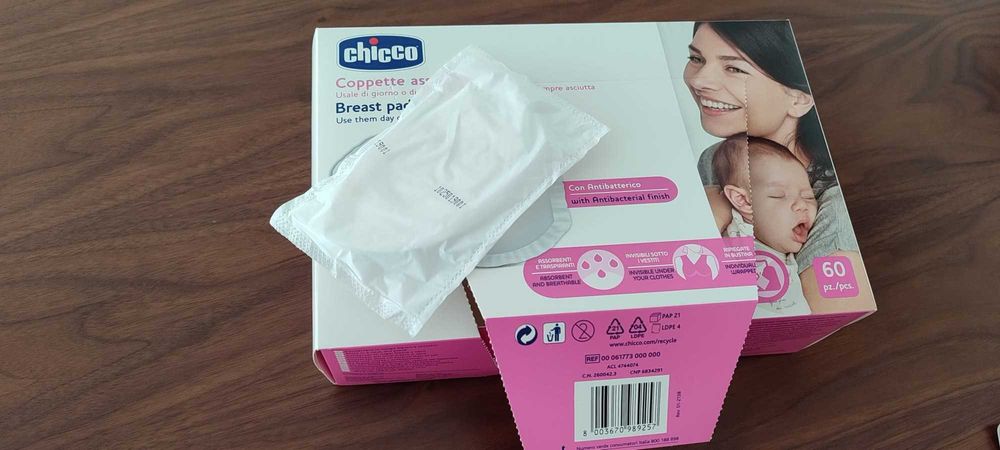Conchas Medela (protetores de mamilos) + 43 discos absorventes Chicco