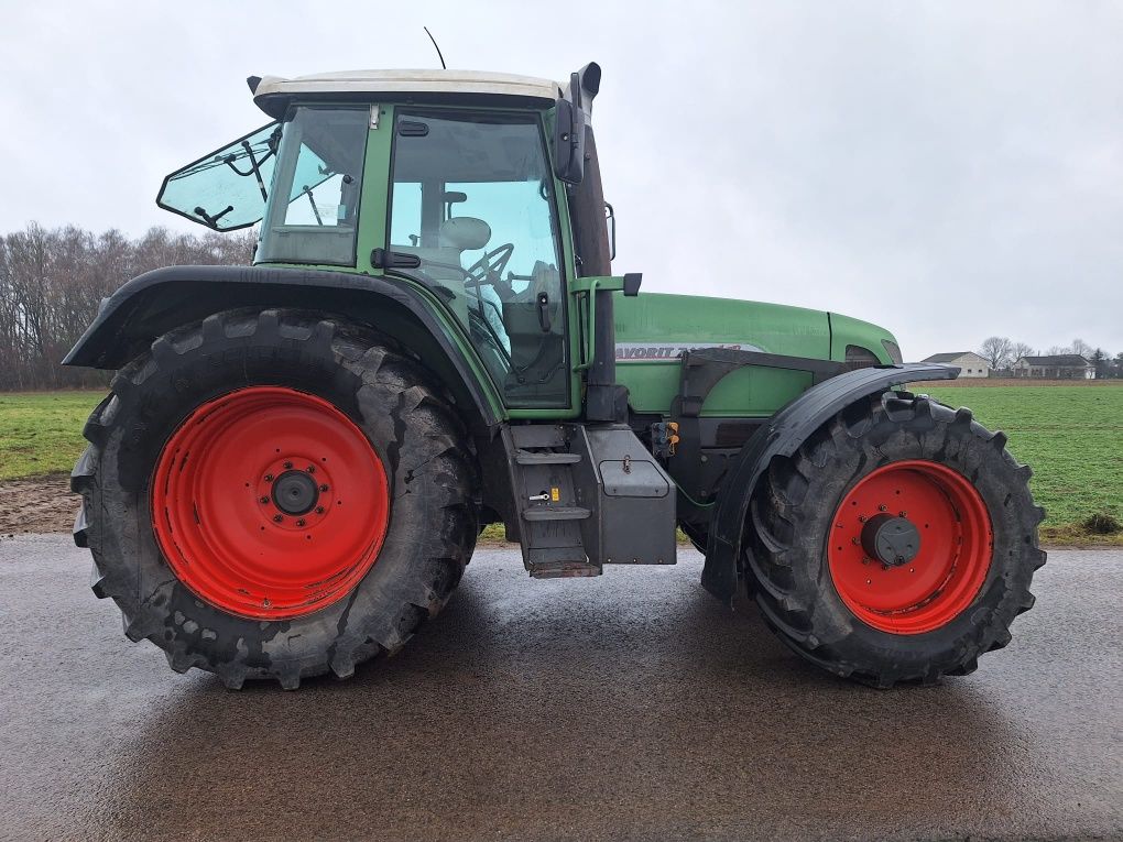 Ciągnik rolniczy Fendt 712 Vario 718