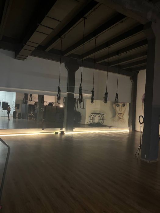 Погодинна оренда залу метро Васильківська