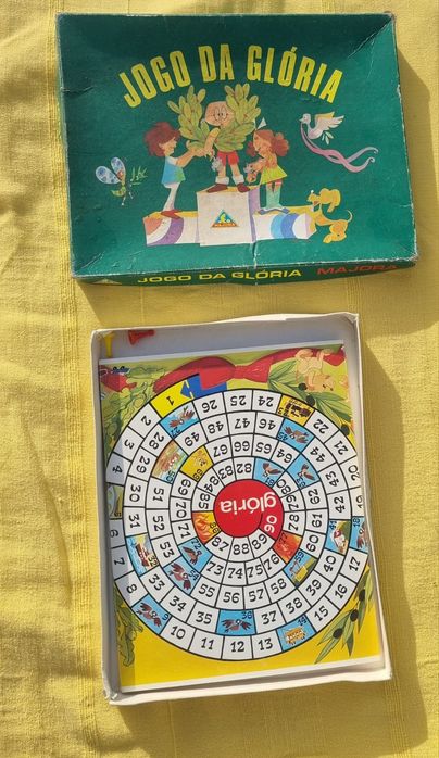 Jogo Antigo de Tabuleiro não sei se ta Completo