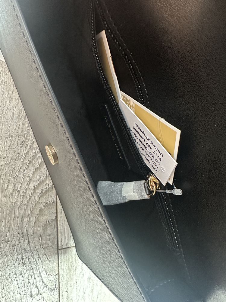 Nowa torebka Michael Kors Greenwich Medium flap czarna skóra naturalna