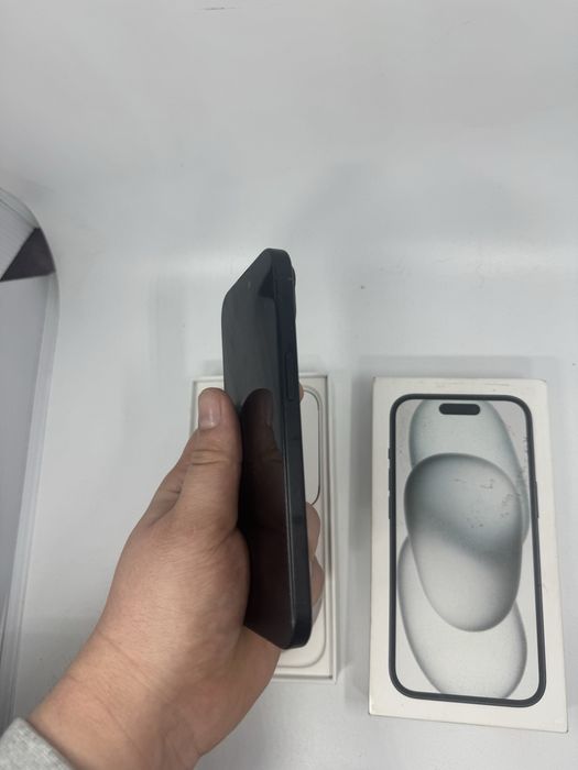 Iphone 15 czarny 128 gb 88% baterii 540 cykli ladowania