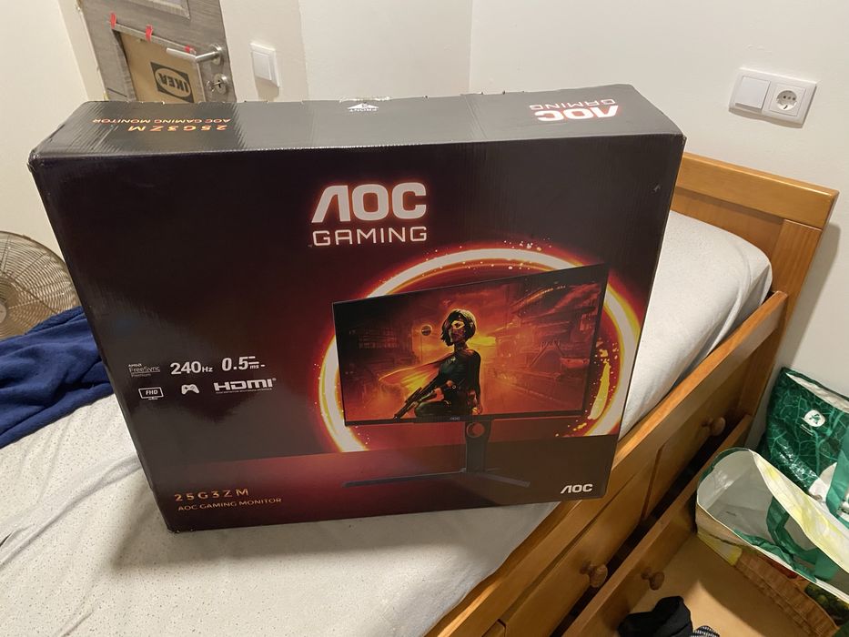 Ecra AOC 27” 0.5ms 240hz