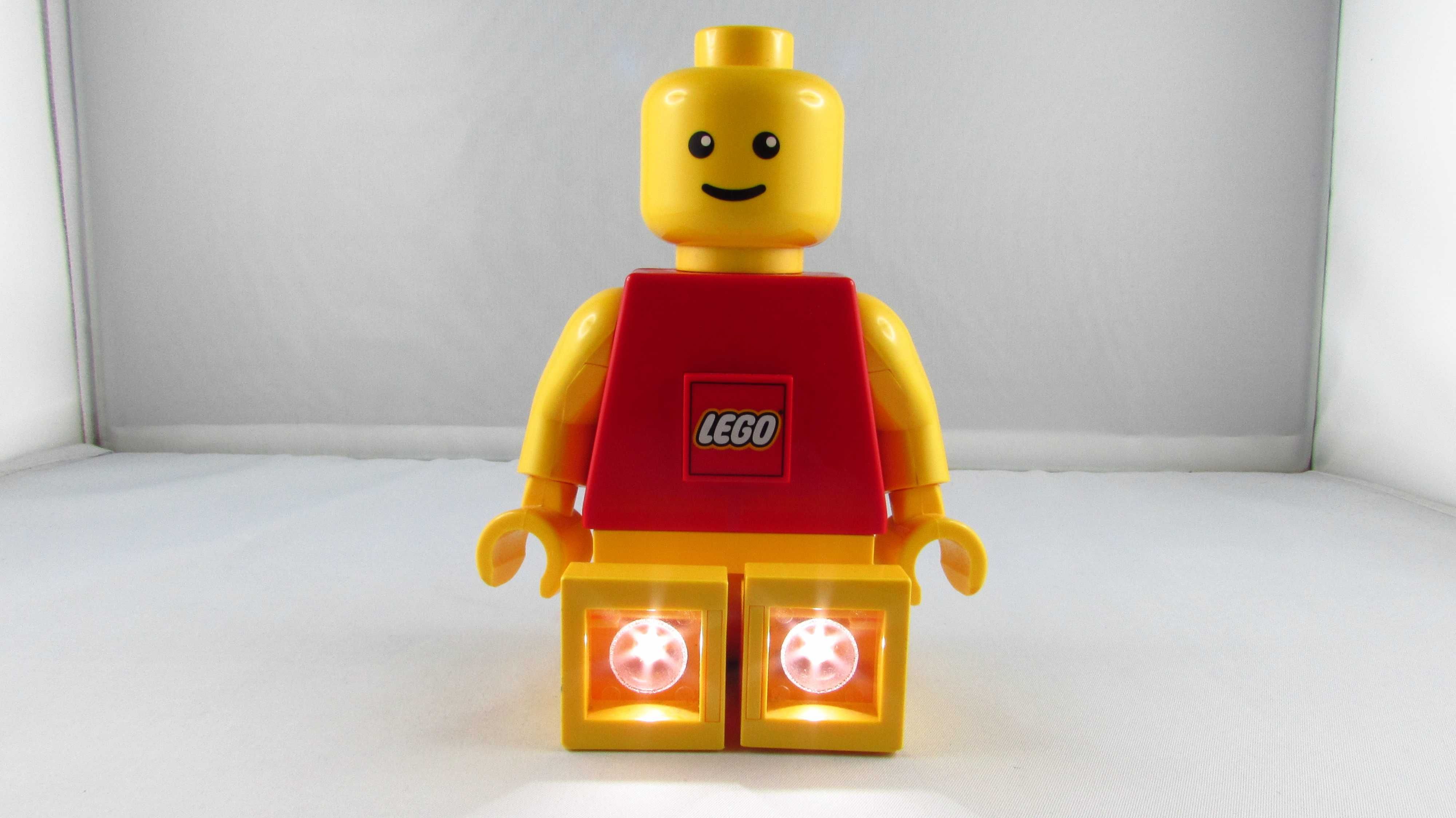 LEGO - Ludzik Latarka Czarwony