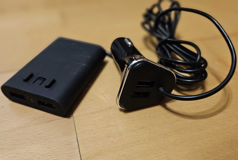Ładowarka samochodowa 4xUSB (podwójna), kabel 1,7m