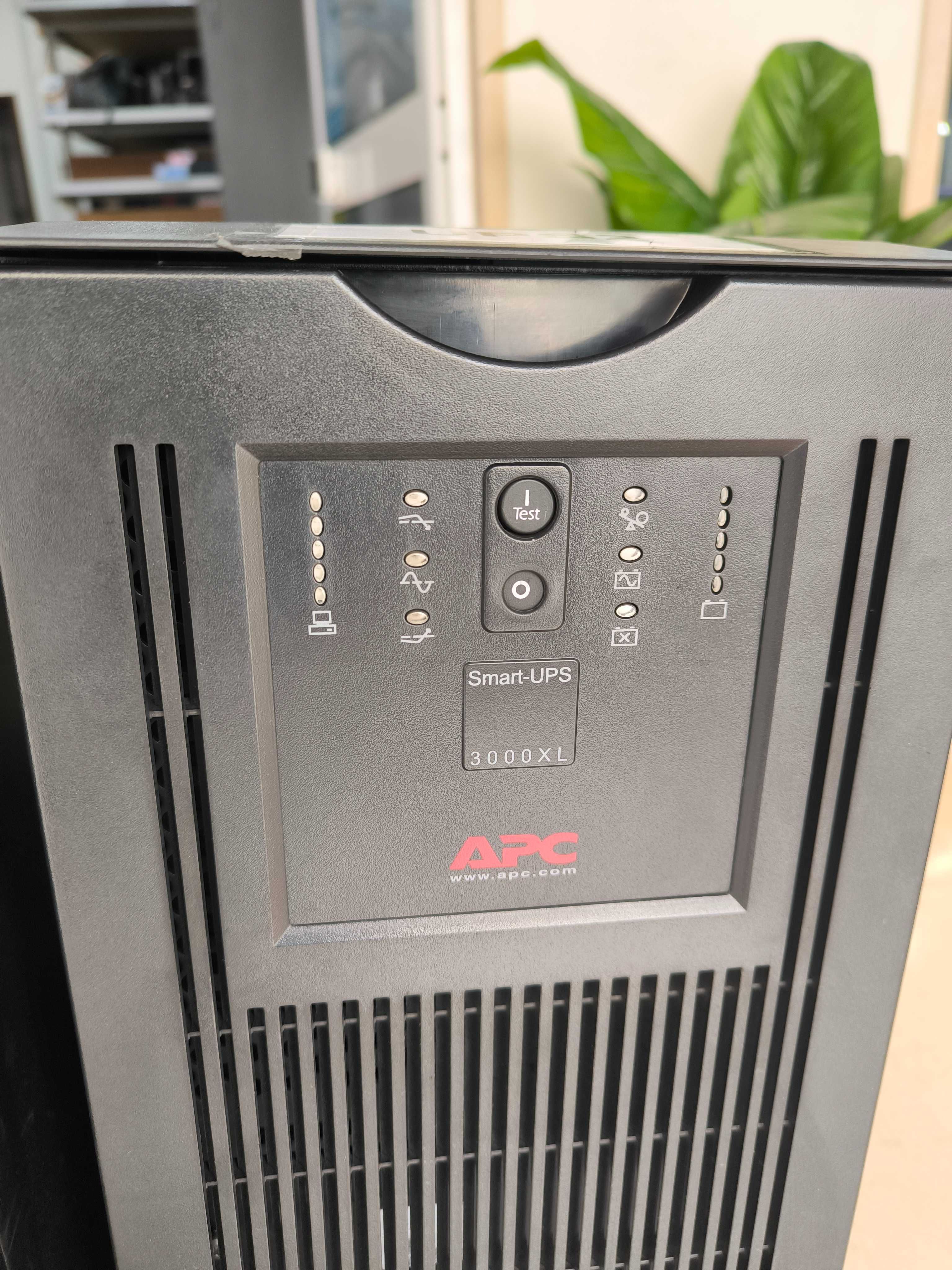 APC Smart-UPS XL 3000VA 220V Tower + Banco Baterias