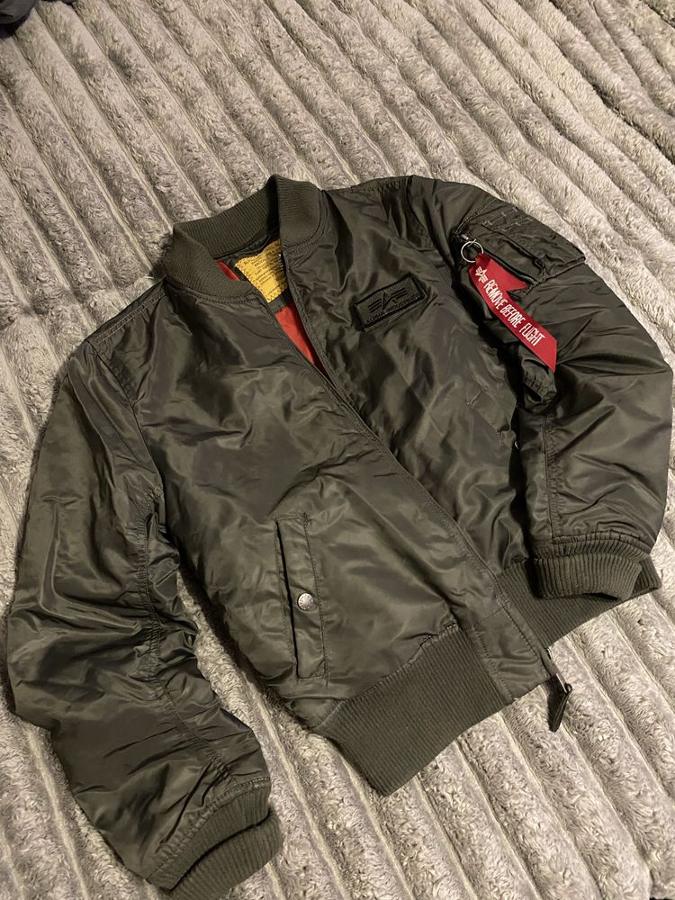 Бомбер alpha industries куртка