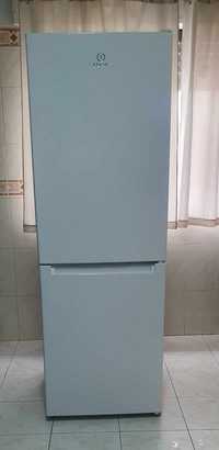 Frigorífico combinado Indesit