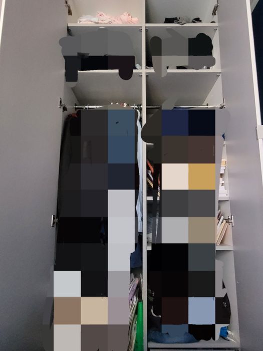 Szafa biała 150 x 240 x 68 drzwi lustro i szkło