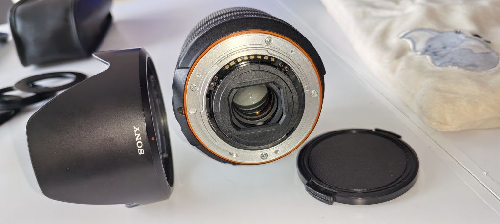 Sony 18-135 f 3.5, 5.6 tulipan,filtr UV