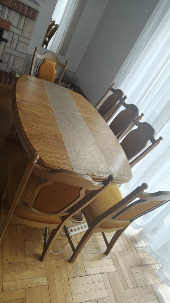 Drewniany stół z 6 Krzesłami - Solidny i Elegancki Komplet