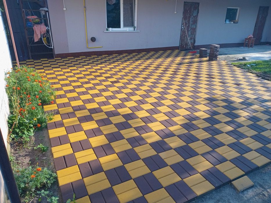 Укладання тротуарної плитики і граніту