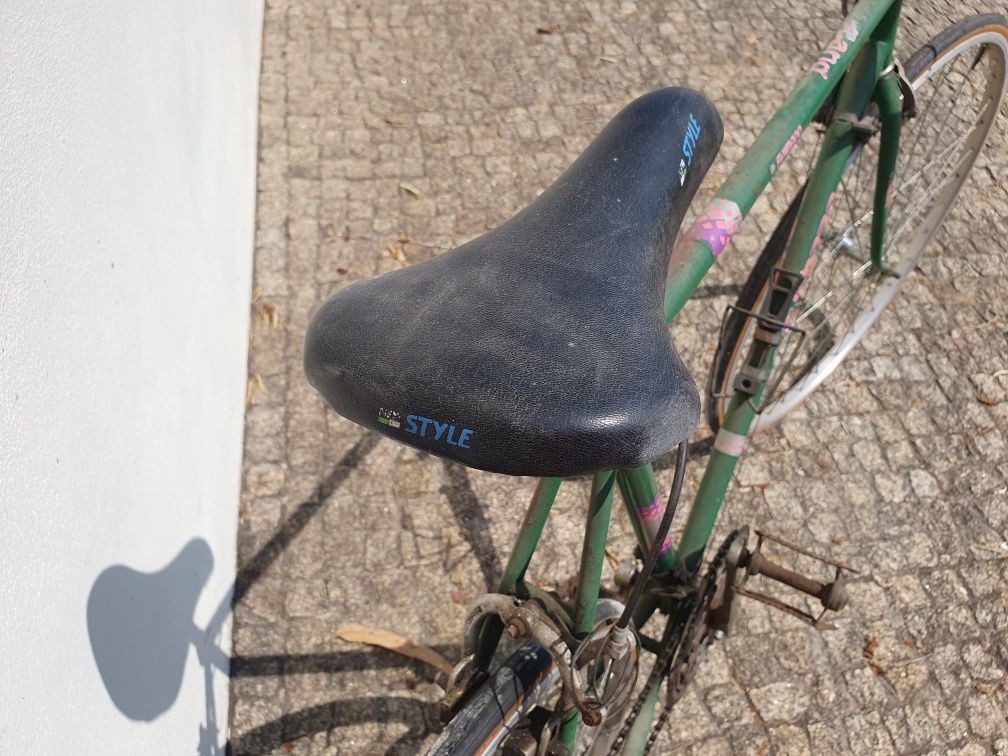 Bicicleta antiga tipo corrida