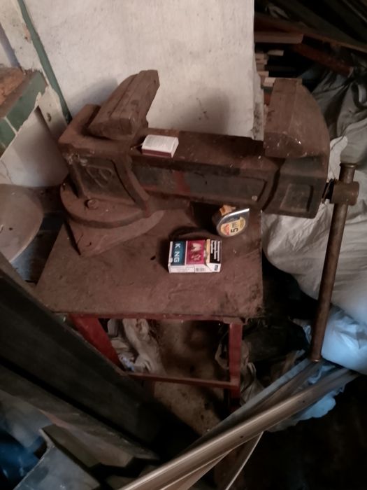 Тиски большие и малые