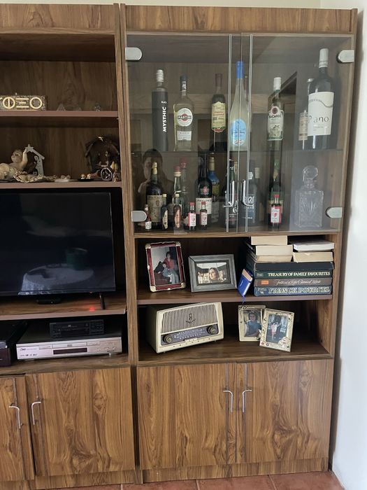 Estante de sala