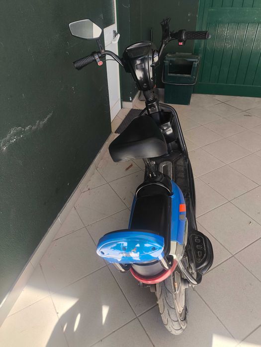Scooter elétrica