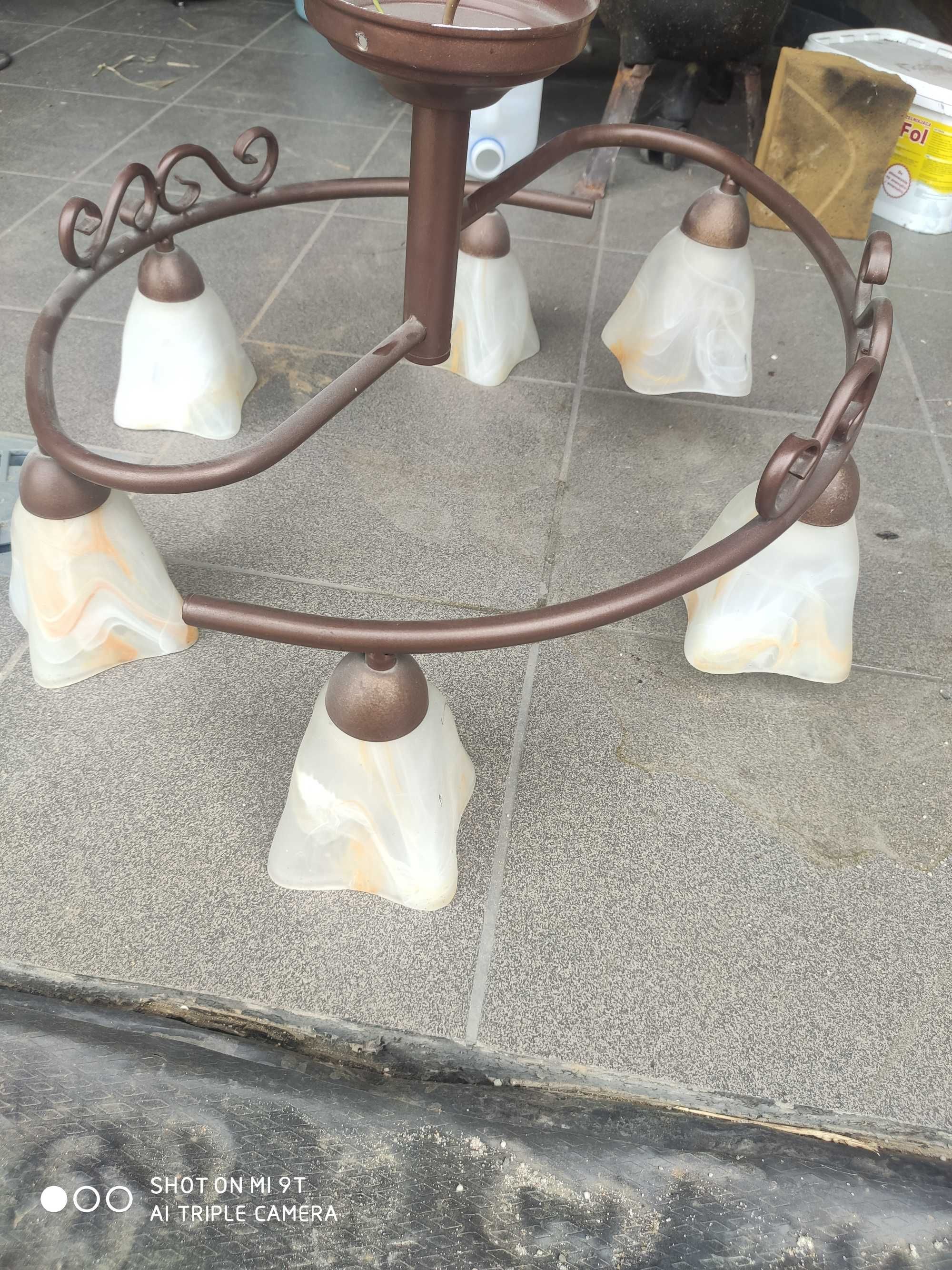 Lampa do salonu sufitowa