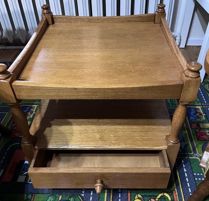 Zestaw mebli dębowych fotele plus szafka