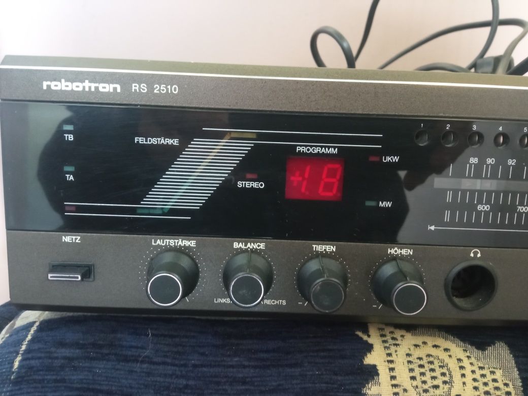 Amplituner Robotron RS 2510.