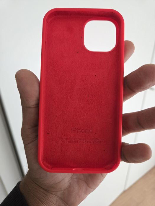4 Capas iphone 15 (pouco uso)