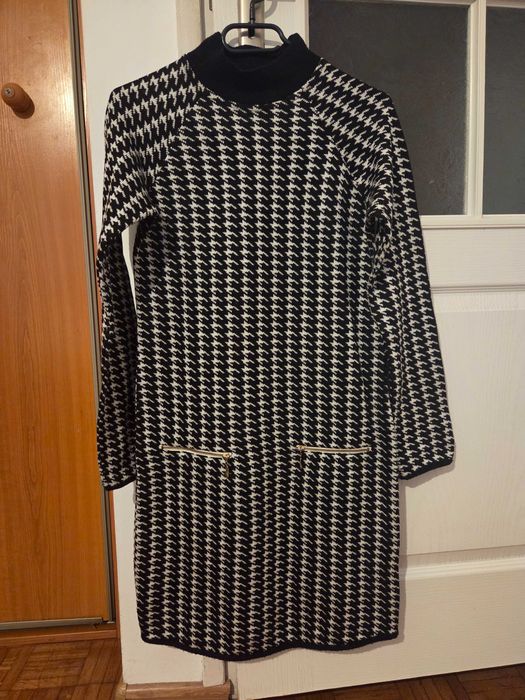 Sweterkowa sukienka w pepitkę roz. S