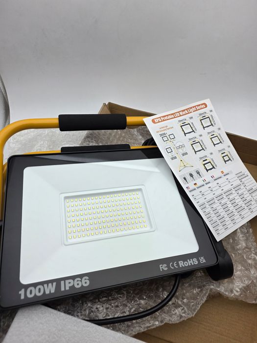 Przenośny naświetlacz roboczy LED.