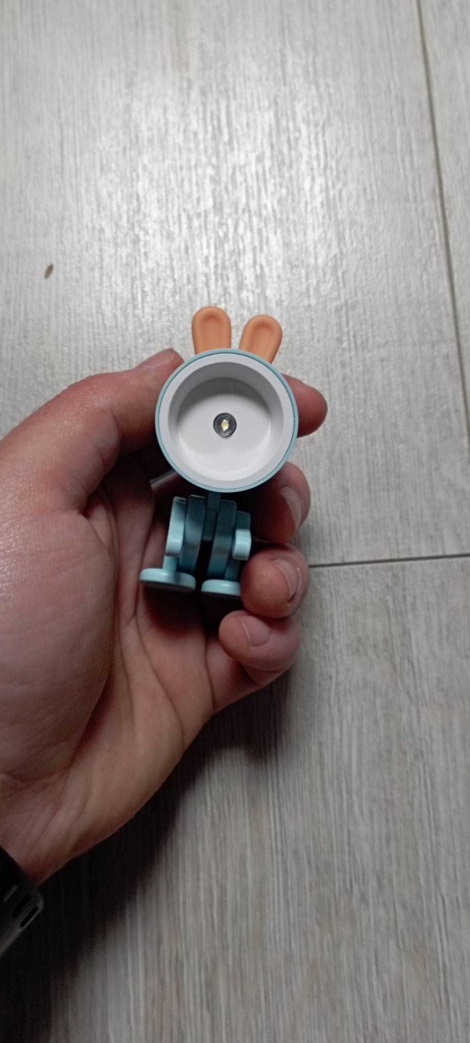 Słodka mini lampka w kształcie króliczka z magnetyczną podkładką
