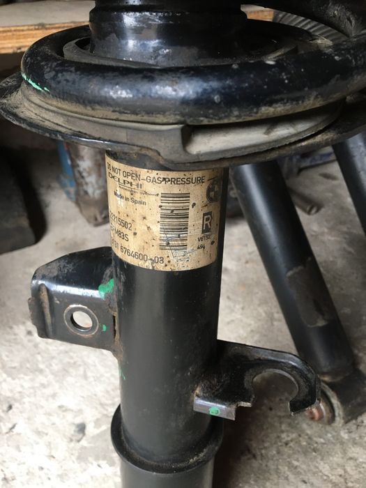 Продам передні амортизатори стійки бмв х5