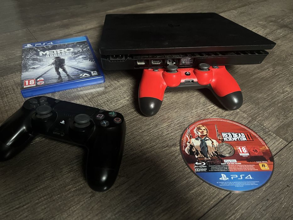 Konsola ps4 slim 1TB 2 pady + gry