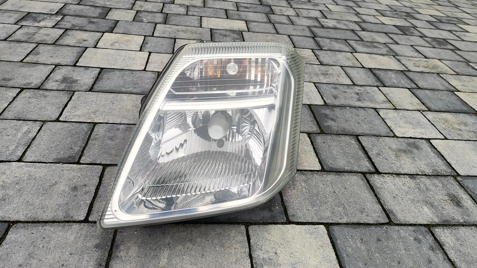 Lampy przednie przód Citroen C2 03-09 Europa Oryginał